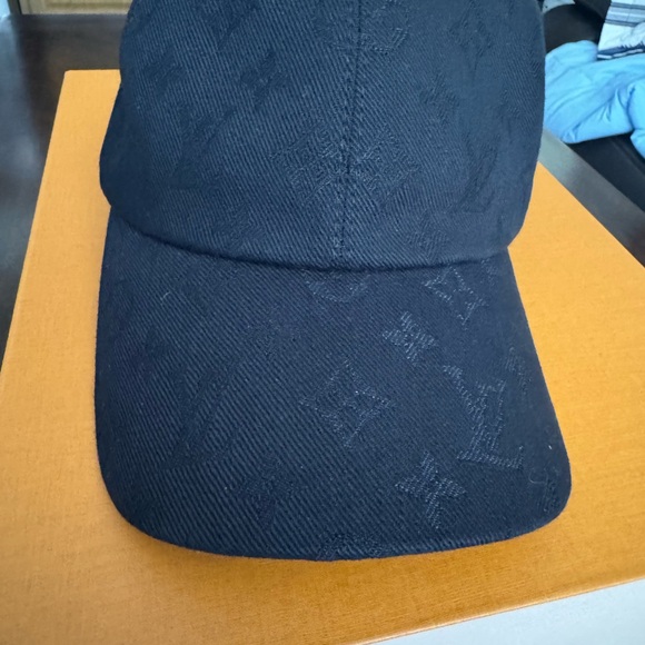 Louis Vuitton Monogram Essential Cap black - Picture 4 of 5
